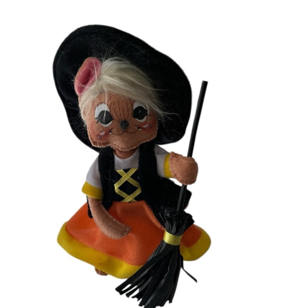 Annalee Witch with Broom and Witch’s Hat 2012 Halloween Collectible Vintage